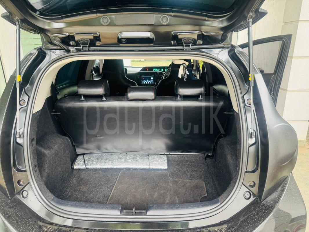 Toyota Aqua 2012 - பயன்படுத்தப்பட்டது கார் sale in Sri Lanka - patpat.lk