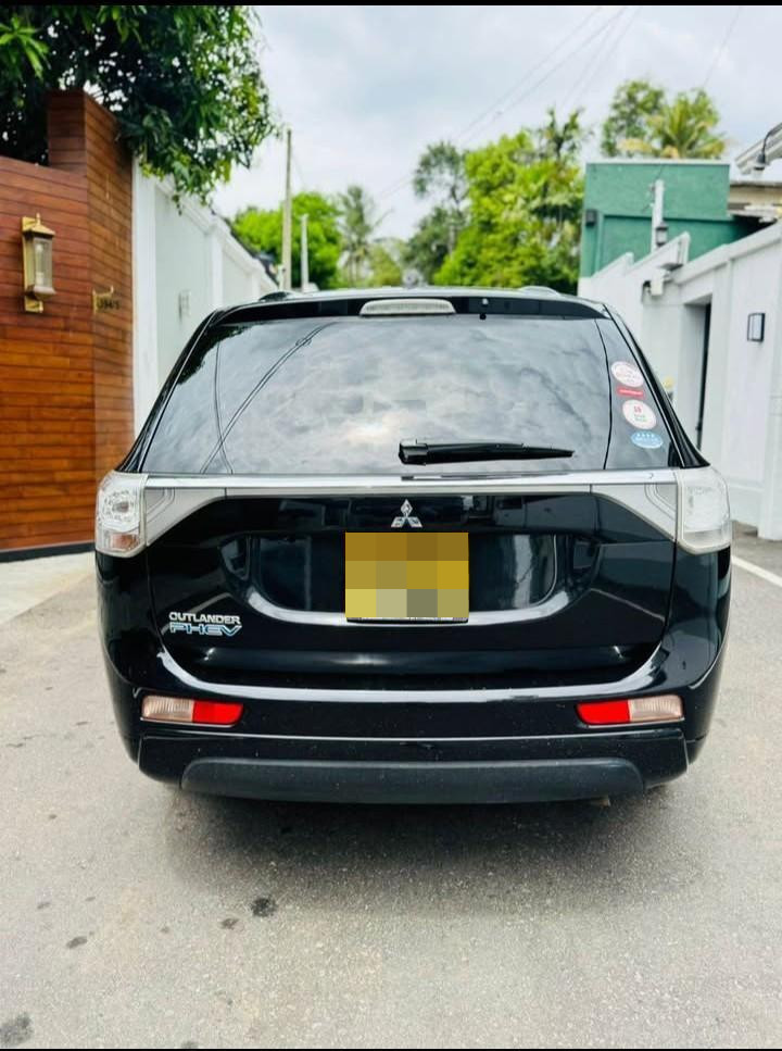 Mitsubishi Outlander 2014 - பயன்படுத்தப்பட்டது SUV sale in Sri Lanka - patpat.lk