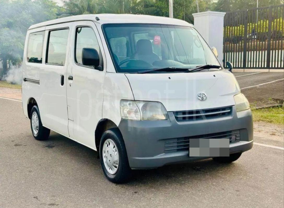 Toyota LiteAce 2011 - Used Van sale in Sri Lanka - patpat.lk