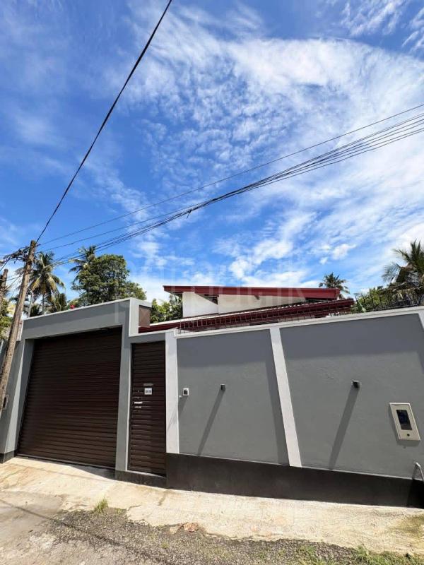 House for Sale in Athurugiriya ads-image-1