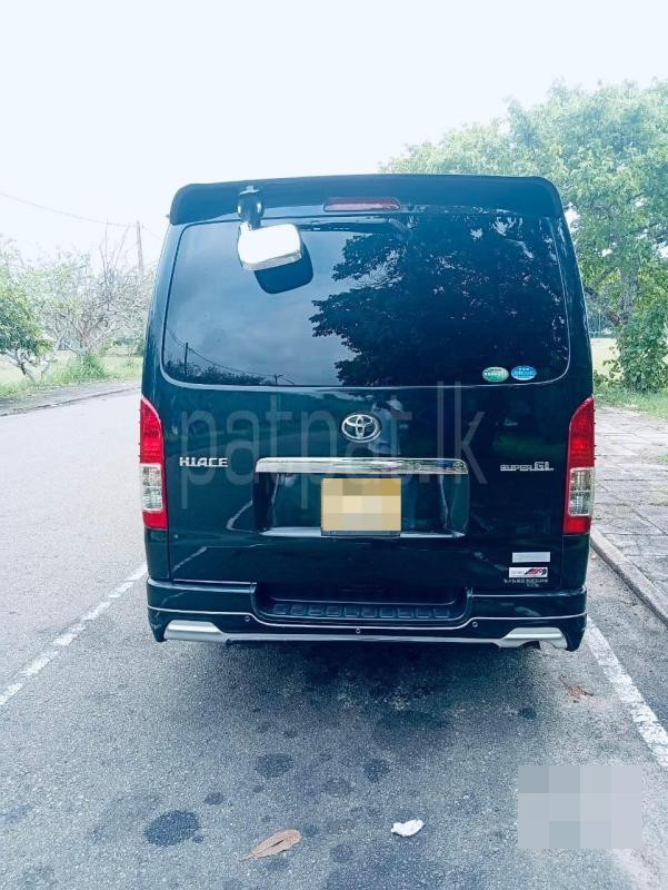 Toyota Hiace 2013 - பயன்படுத்தப்பட்டது வேன் sale in Sri Lanka - patpat.lk