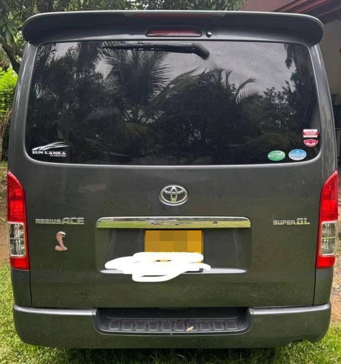 Toyota Hiace 2012 - மறுசீரமைக்கப்பட்டது வேன் sale in Sri Lanka - patpat.lk