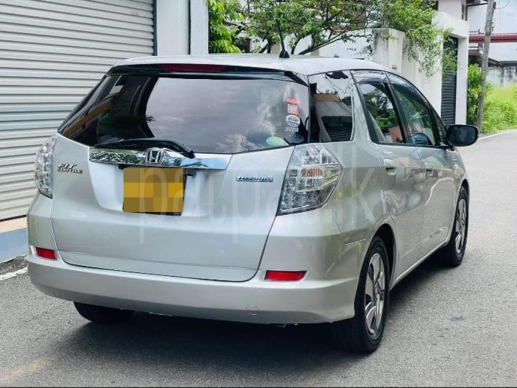 Honda FIT SHUTTLE 2013 - பயன்படுத்தப்பட்டது கார் sale in Sri Lanka - patpat.lk
