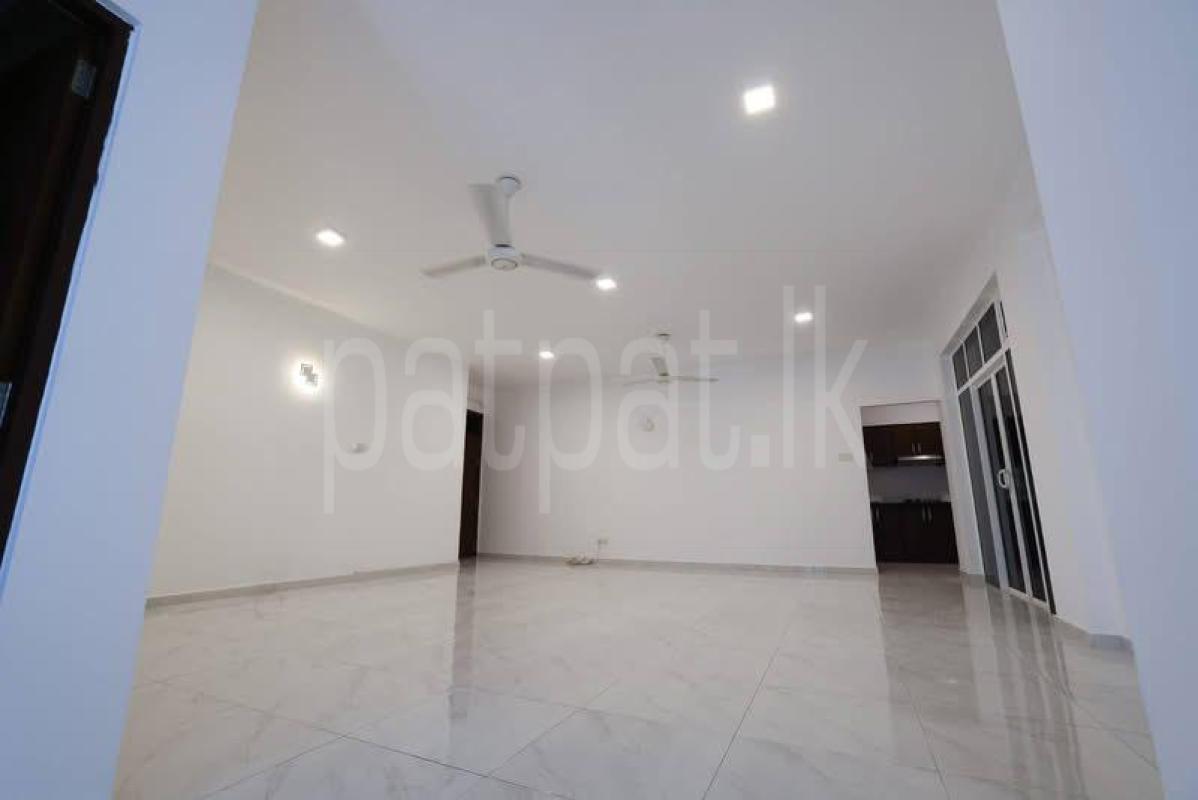 Luxury Apartment for Sale in Wellawatta (Colombo 06)