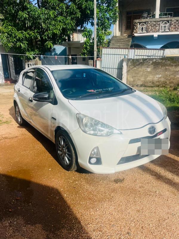 Toyota Aqua 2013 - பயன்படுத்தப்பட்டது கார் sale in Sri Lanka - patpat.lk
