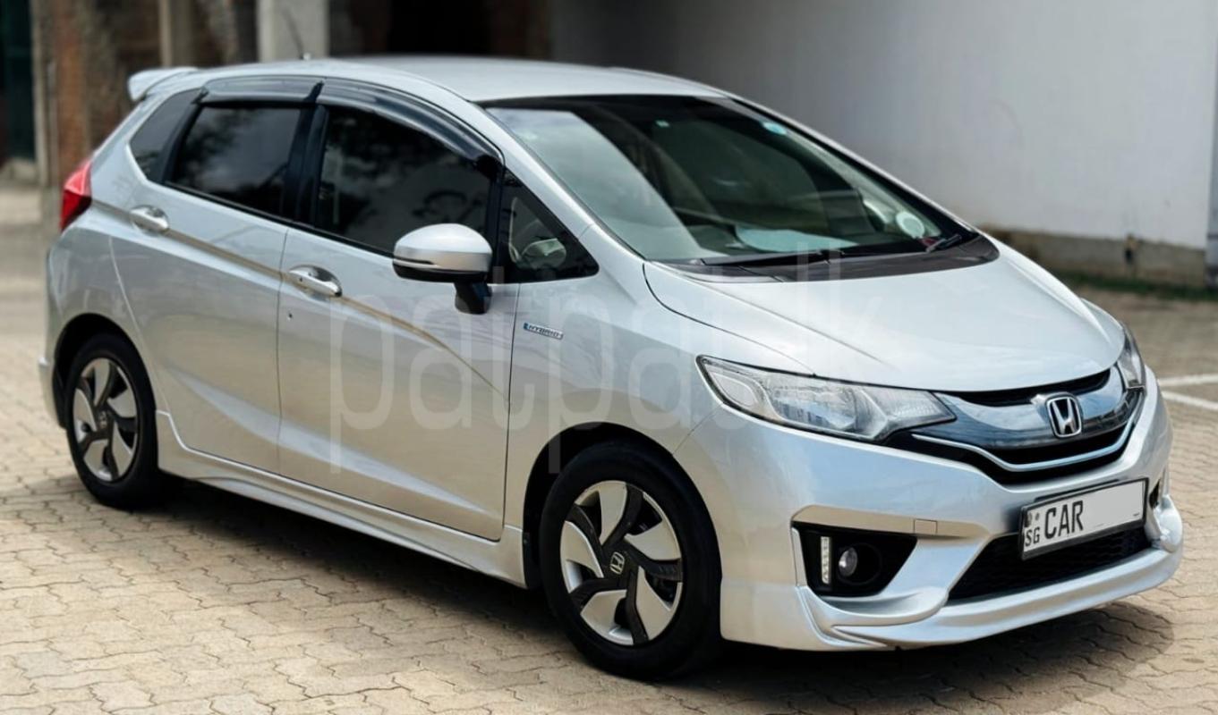 Honda Fit 2015 - பயன்படுத்தப்பட்டது கார் sale in Sri Lanka - patpat.lk
