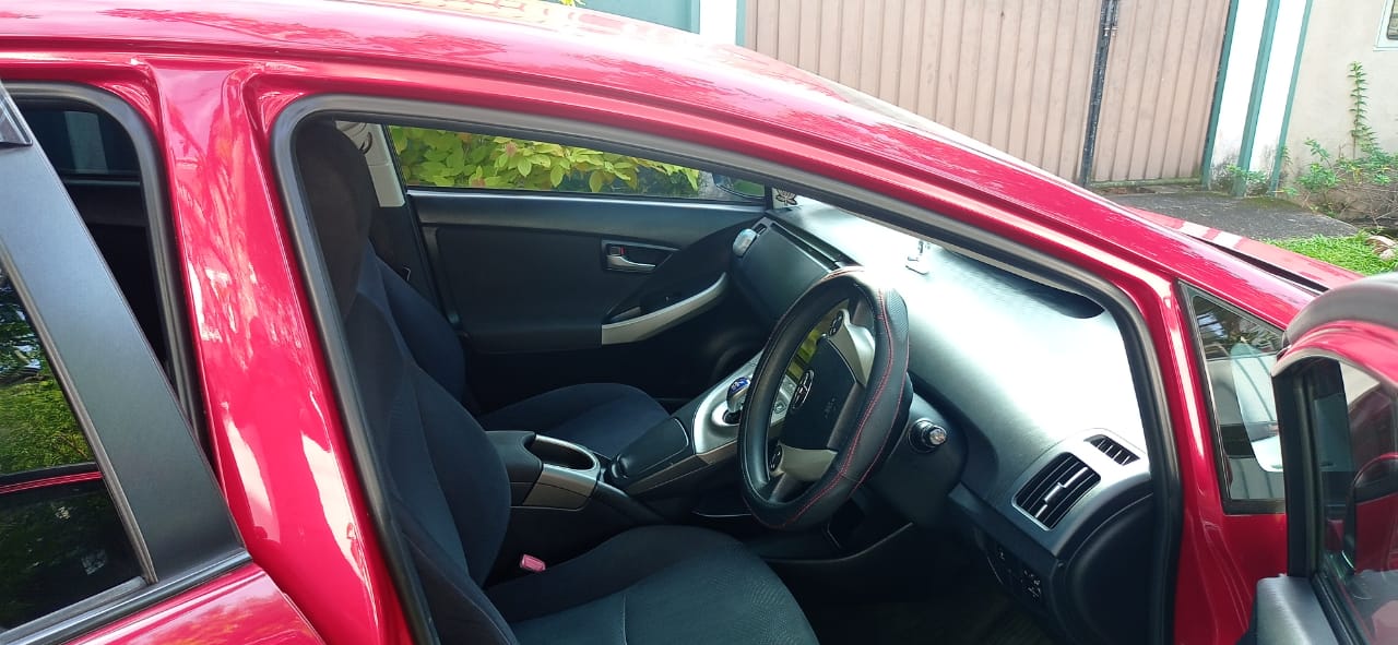 Toyota Prius 2012 - භාවිතා කරන ලද කාර් sale in Sri Lanka - patpat.lk