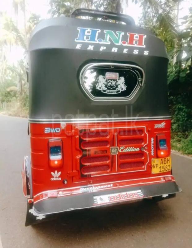 Bajaj 4 stroke 2016 - பயன்படுத்தப்பட்டது முச்சக்கர வண்டி sale in Sri Lanka - patpat.lk