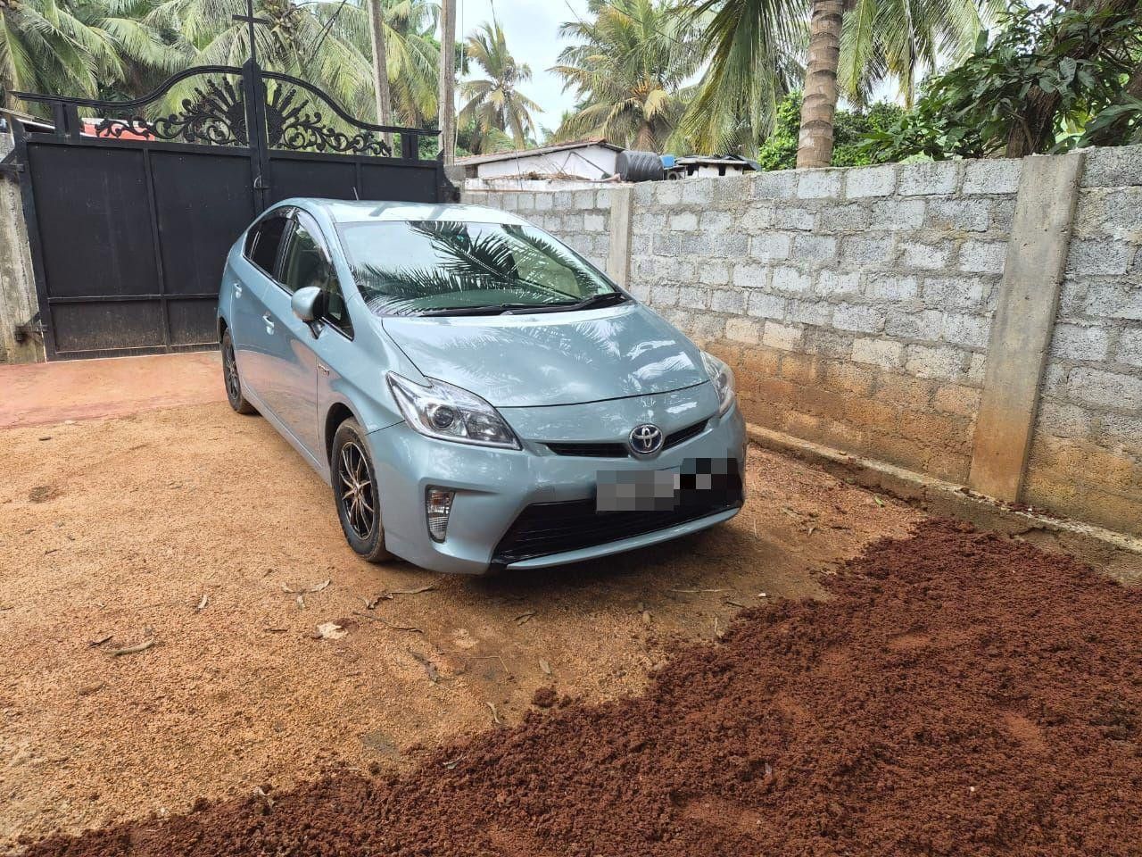 Toyota Prius 2014 - Used Car sale in Sri Lanka - patpat.lk