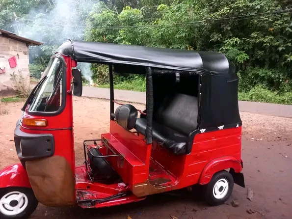 Bajaj Three Wheel 2015 - பயன்படுத்தப்பட்டது முச்சக்கர வண்டி sale in Sri Lanka - patpat.lk