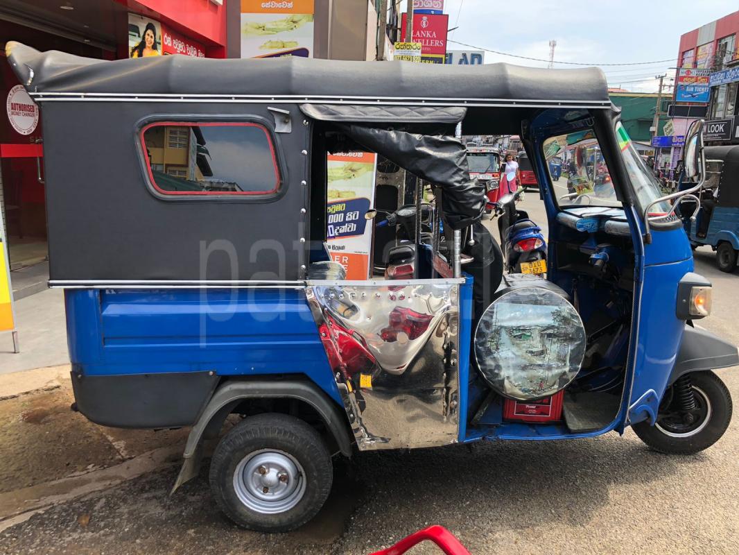 Piaggio Three Wheel 2015 - மறுசீரமைக்கப்பட்டது முச்சக்கர வண்டி sale in Sri Lanka - patpat.lk
