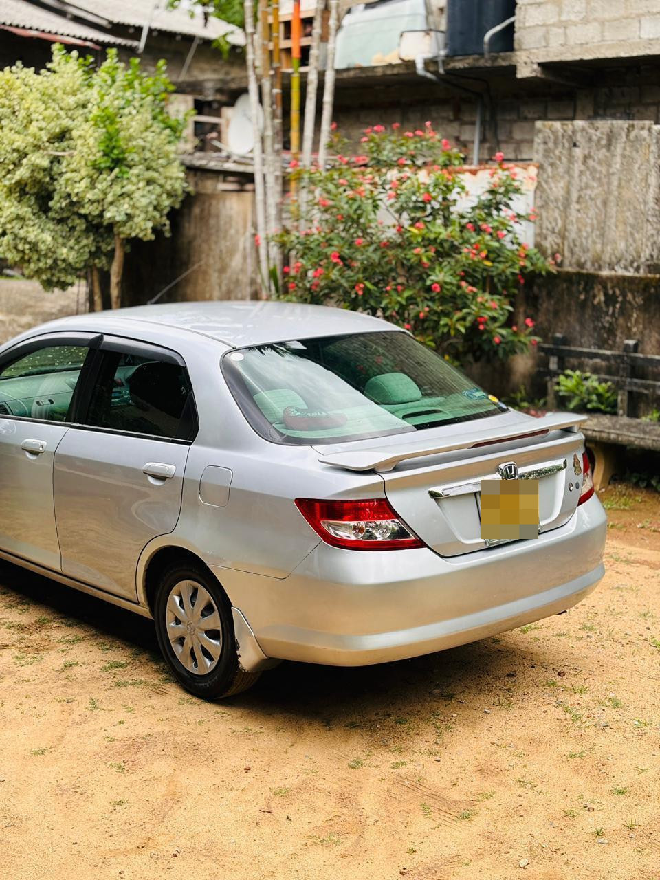 Honda Fit 2006 - பயன்படுத்தப்பட்டது கார் sale in Sri Lanka - patpat.lk