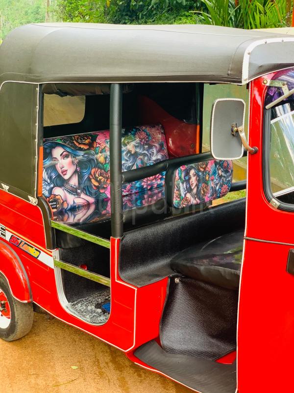 Bajaj Three Wheel 2006 - பயன்படுத்தப்பட்டது முச்சக்கர வண்டி sale in Sri Lanka - patpat.lk