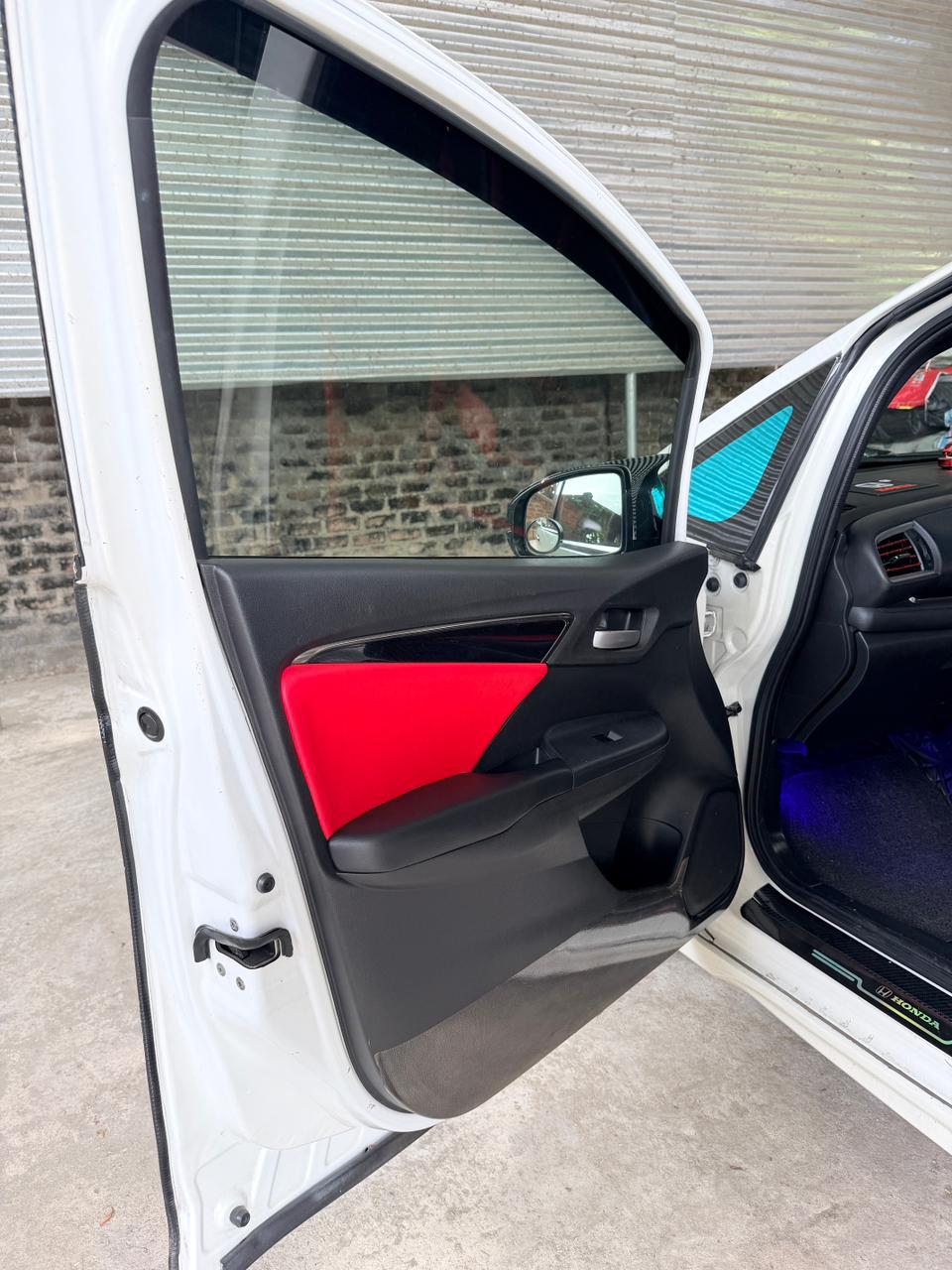 Honda Fit 2015 - භාවිතා කරන ලද කාර් sale in Sri Lanka - patpat.lk