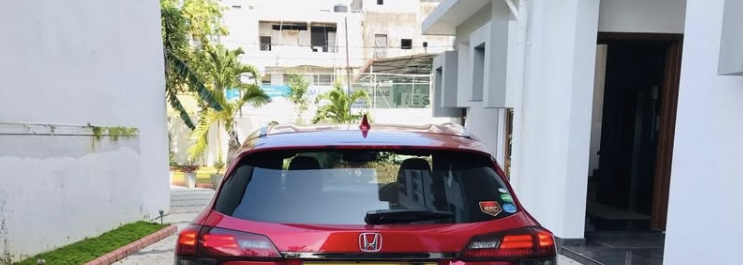 Honda Vezel 2015 - பயன்படுத்தப்பட்டது SUV sale in Sri Lanka - patpat.lk