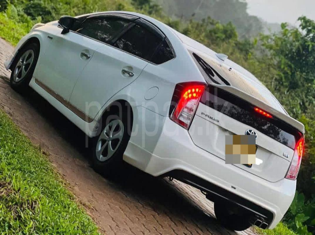 Toyota PRIUS S TOURUING 2014 - பயன்படுத்தப்பட்டது கார் sale in Sri Lanka - patpat.lk