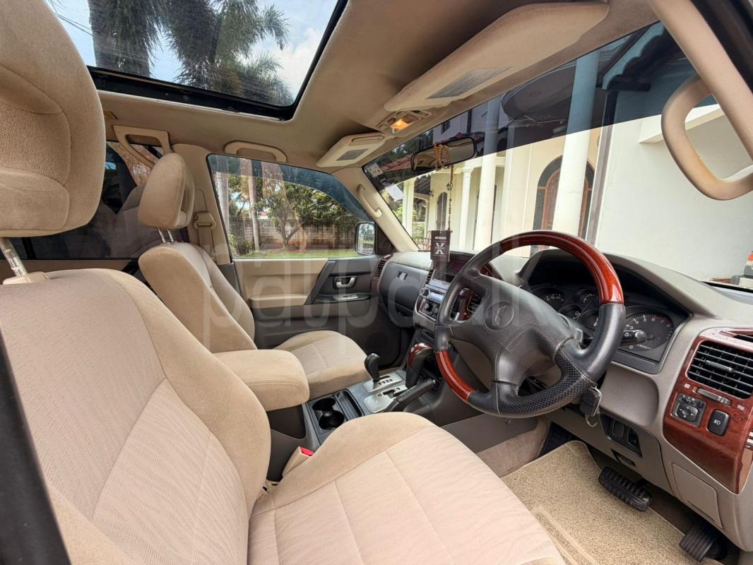 Mitsubishi Montero 2006 - பயன்படுத்தப்பட்டது SUV sale in Sri Lanka - patpat.lk