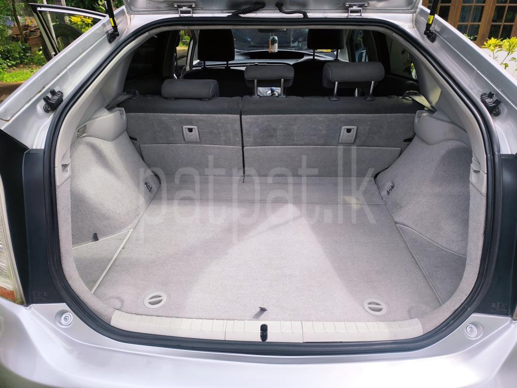 Toyota Prius 2011 - பயன்படுத்தப்பட்டது கார் sale in Sri Lanka - patpat.lk
