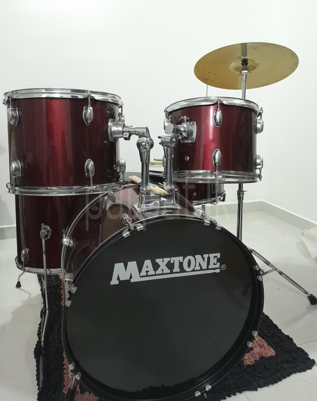 Drum set (less used) for sale