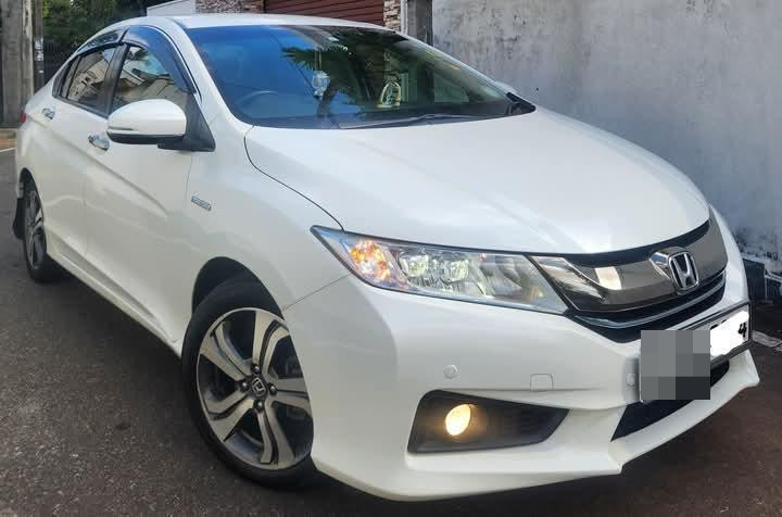 Honda Grace 2017 - பயன்படுத்தப்பட்டது கார் sale in Sri Lanka - patpat.lk