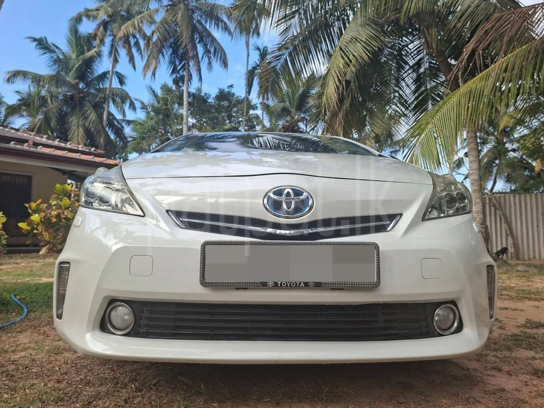 Toyota Prius 2015 - பயன்படுத்தப்பட்டது கார் sale in Sri Lanka - patpat.lk