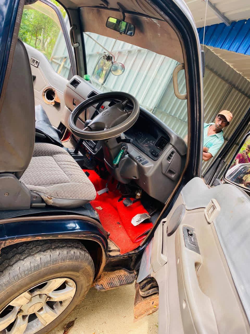 Nissan Caravan 2000 - பயன்படுத்தப்பட்டது வேன் sale in Sri Lanka - patpat.lk