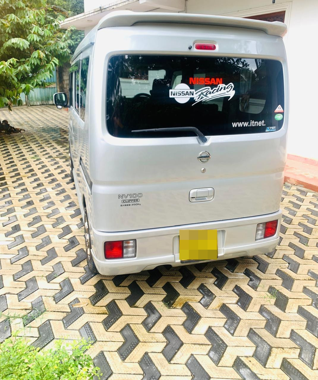 Nissan Clipper 2015 - பயன்படுத்தப்பட்டது கார் sale in Sri Lanka - patpat.lk