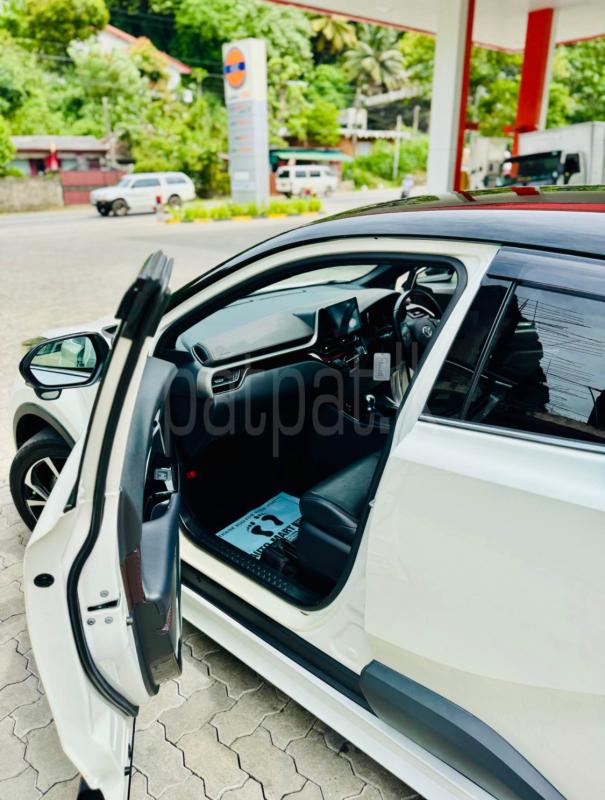 Toyota CHR 2018 - Used SUV sale in Sri Lanka - patpat.lk