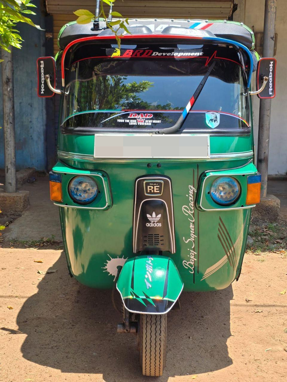 Bajaj Three Wheel 2010 ads-image-1
