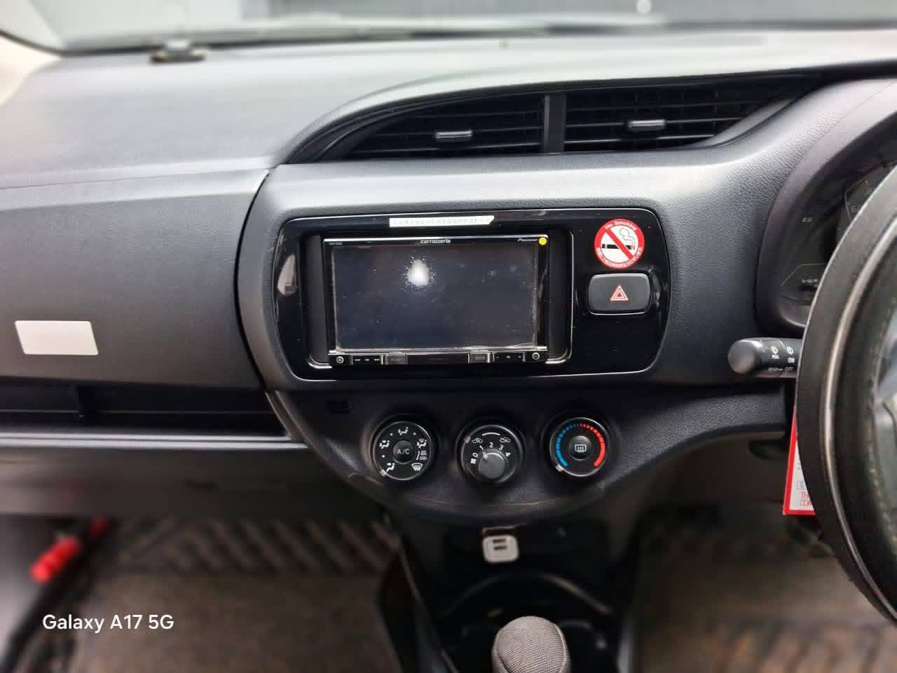 Toyota Vitz 2017 - பயன்படுத்தப்பட்டது கார் sale in Sri Lanka - patpat.lk