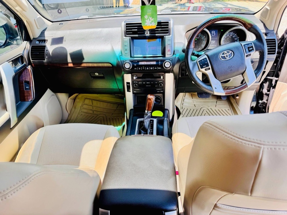 Toyota Land Cruiser Prado 2010 - பயன்படுத்தப்பட்டது SUV sale in Sri Lanka - patpat.lk