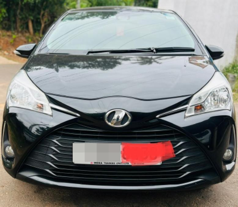 Toyota Vitz 2017 - பயன்படுத்தப்பட்டது கார் sale in Sri Lanka - patpat.lk