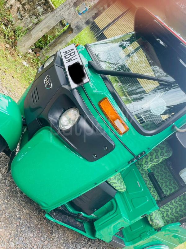 Bajaj 4 stroke 2025 - பயன்படுத்தப்பட்டது முச்சக்கர வண்டி sale in Sri Lanka - patpat.lk