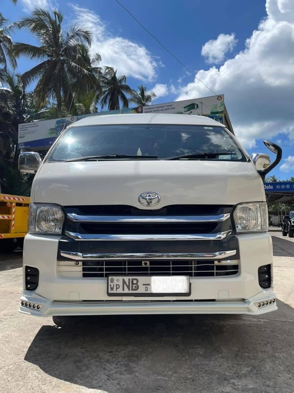 Toyota Hiace 2014 - மறுசீரமைக்கப்பட்டது வேன் sale in Sri Lanka - patpat.lk