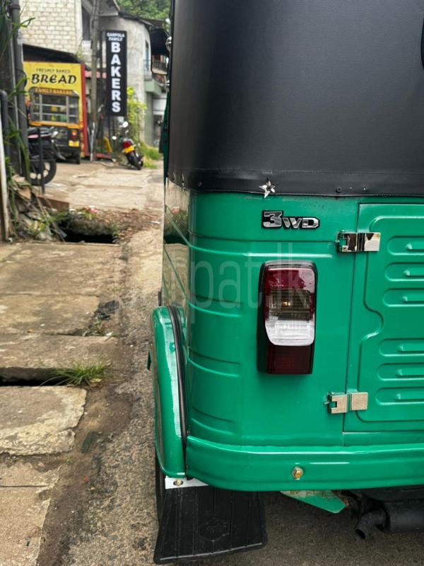 Bajaj 4 stroke 2015 - Used Three wheeler sale in Sri Lanka - patpat.lk