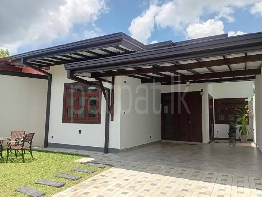 House for Sale in Athurugiriya