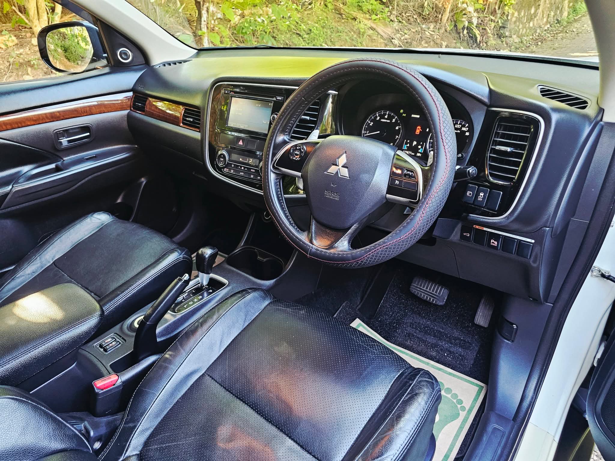 Mitsubishi Outlander 2014 - භාවිතා කරන ලද SUV රථය sale in Sri Lanka - patpat.lk