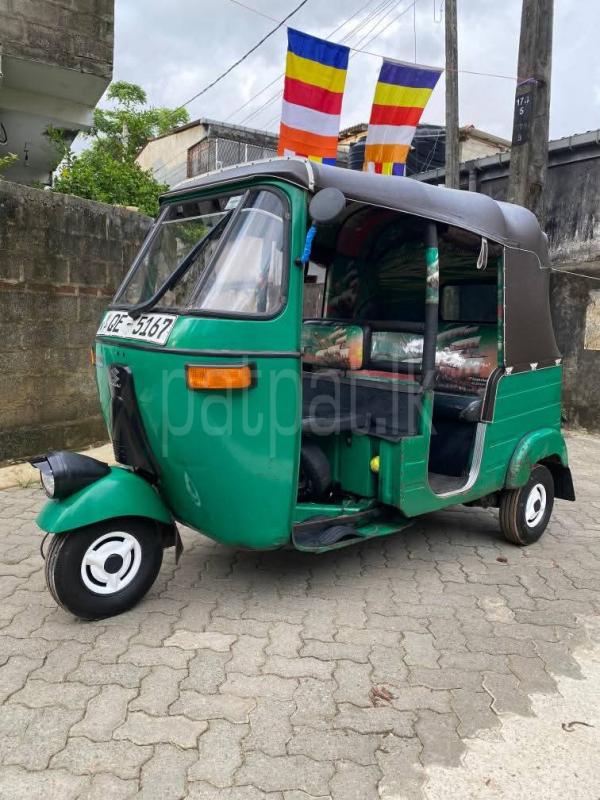 Bajaj Three Wheel 2006 - பயன்படுத்தப்பட்டது முச்சக்கர வண்டி sale in Sri Lanka - patpat.lk