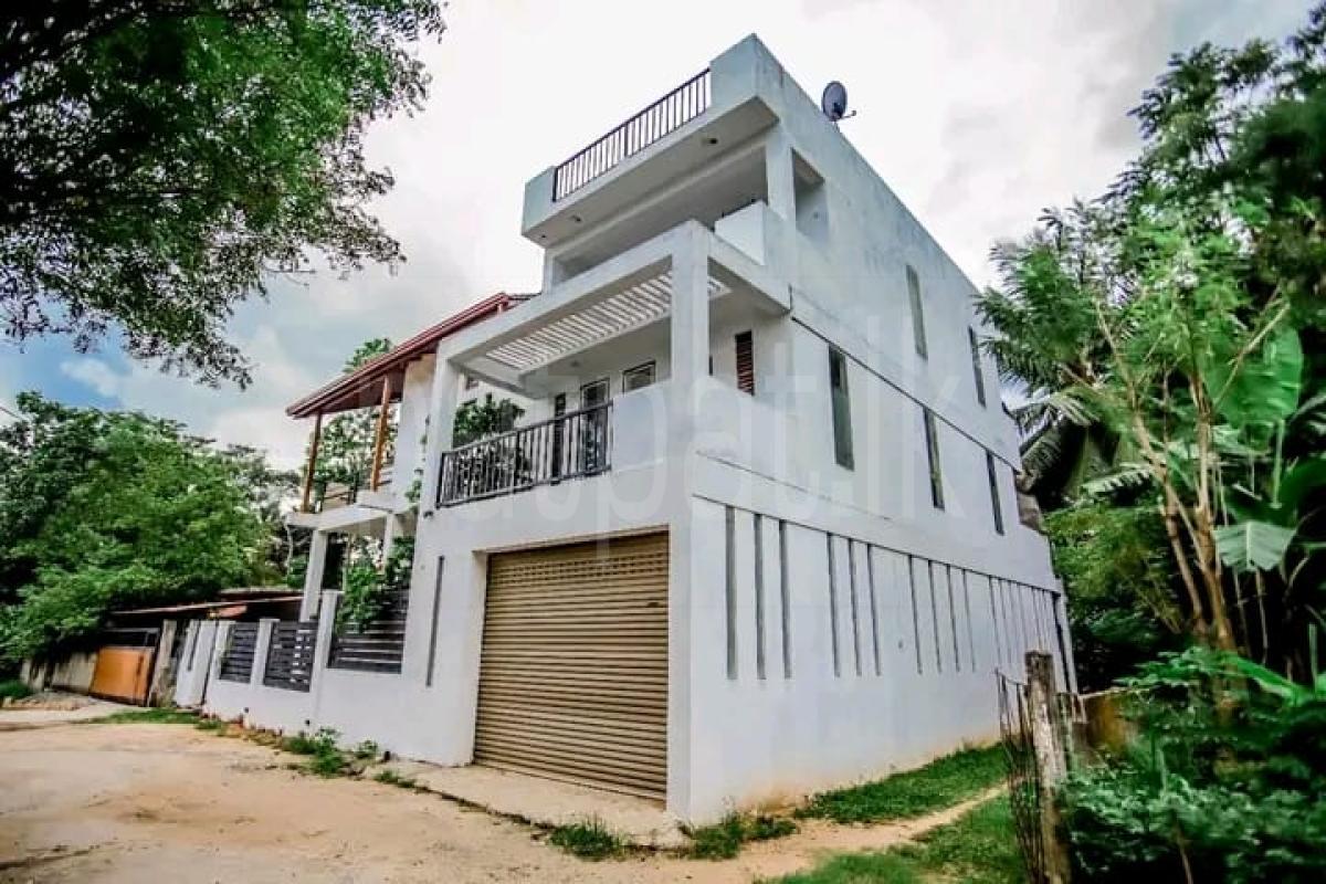 Advertisement image 6