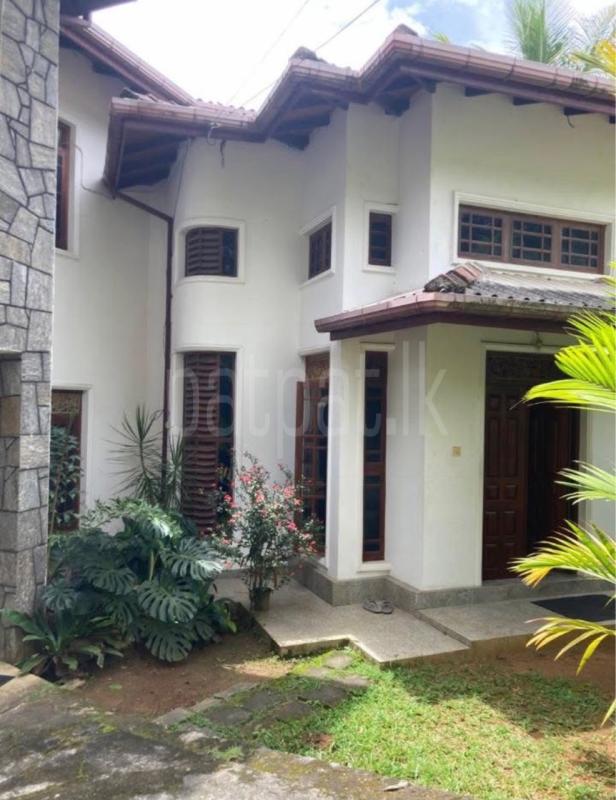 House for Sale in Katugastota ads-image-1