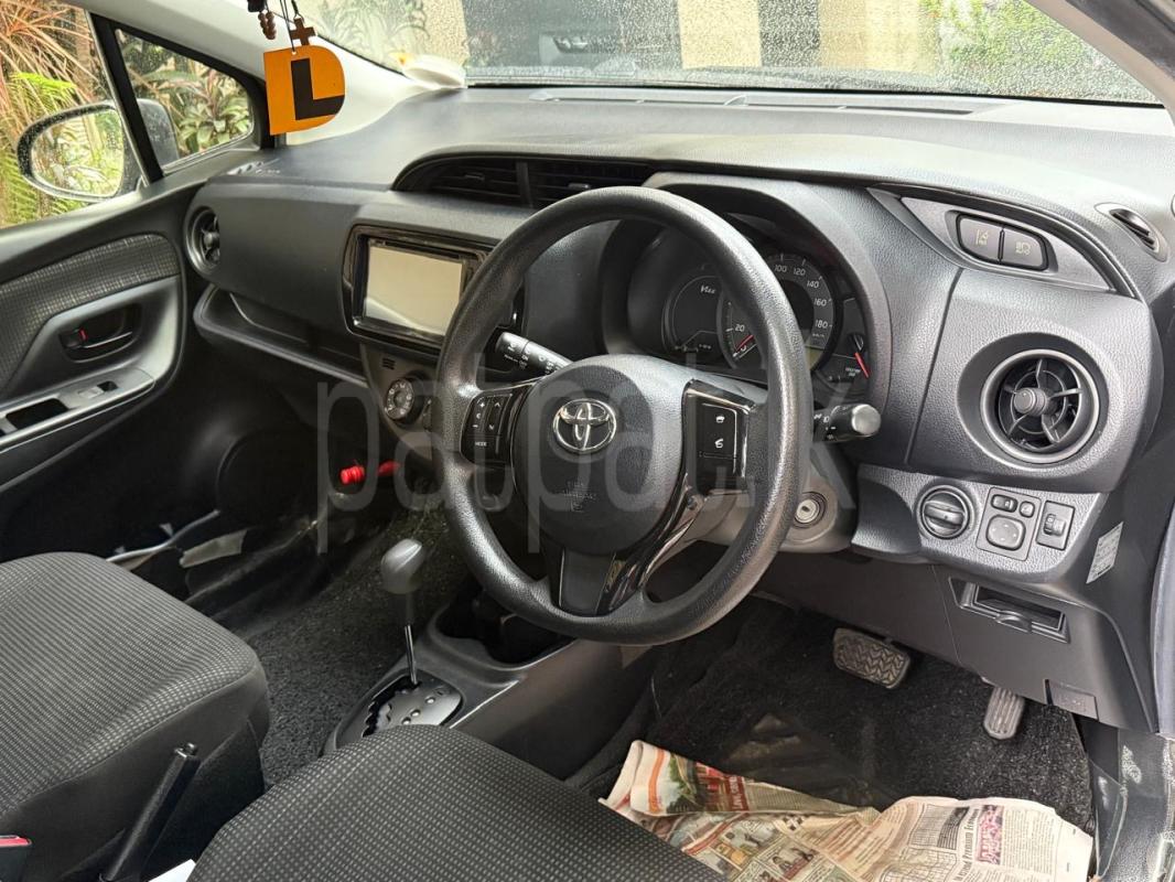 Toyota Vitz 2016 - பயன்படுத்தப்பட்டது கார் sale in Sri Lanka - patpat.lk