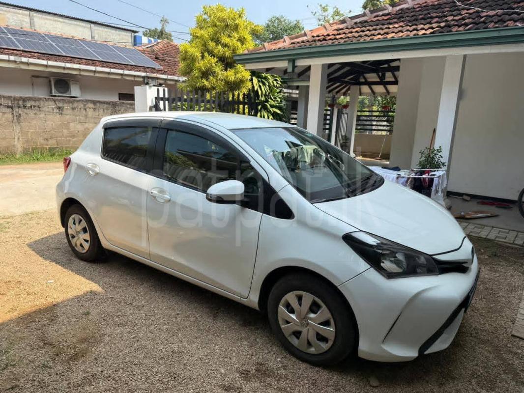Toyota Vitz 2016 - பயன்படுத்தப்பட்டது கார் sale in Sri Lanka - patpat.lk