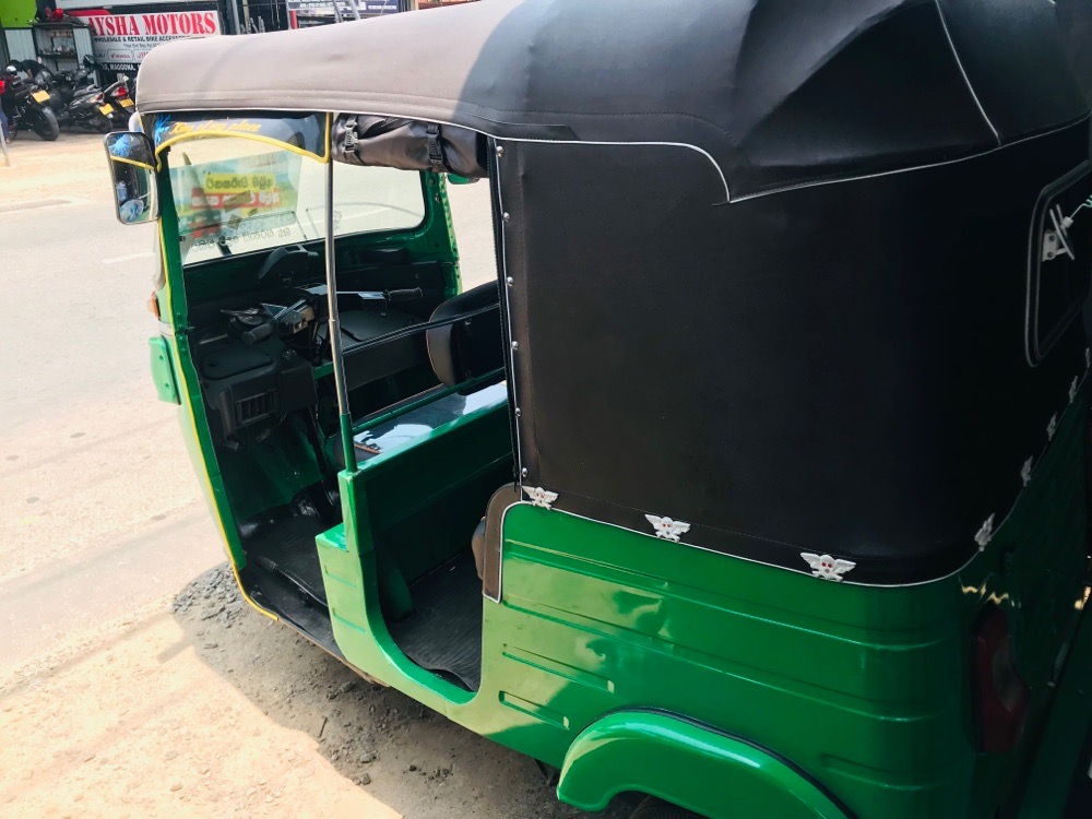 Bajaj Three Wheel 2015 - භාවිතා කරන ලද ත්‍රිරෝද රථය sale in Sri Lanka - patpat.lk