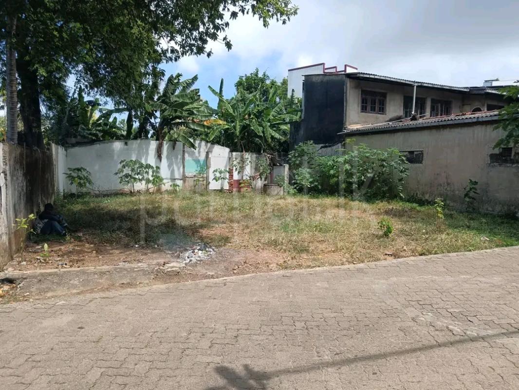 Commercial Land for Sale in Kadawatha ads-image-1