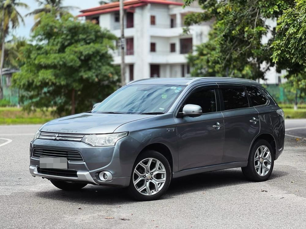 Mitsubishi Outlander 2014 - பயன்படுத்தப்பட்டது SUV sale in Sri Lanka - patpat.lk