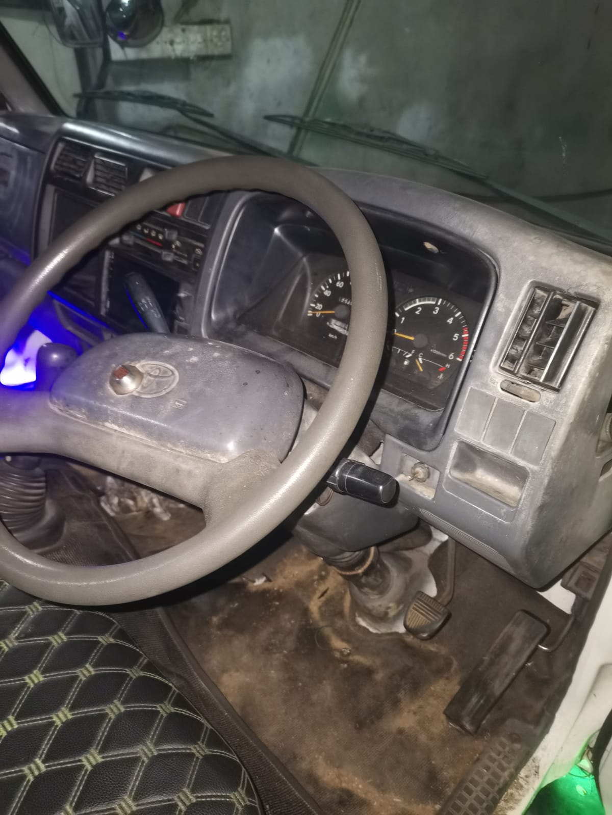 Toyota Dyna 1992 - பயன்படுத்தப்பட்டது டிரக் sale in Sri Lanka - patpat.lk