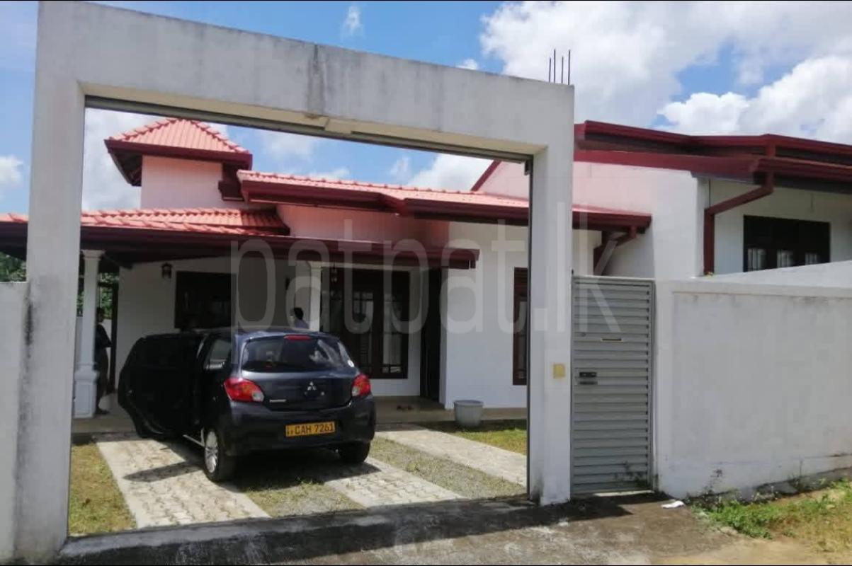 House for Sale in Athurugiriya