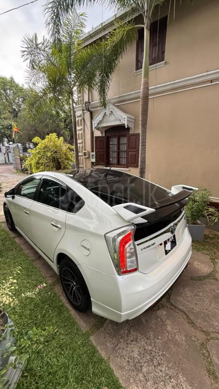 Toyota Prius 2012 - Used Car sale in Sri Lanka - patpat.lk