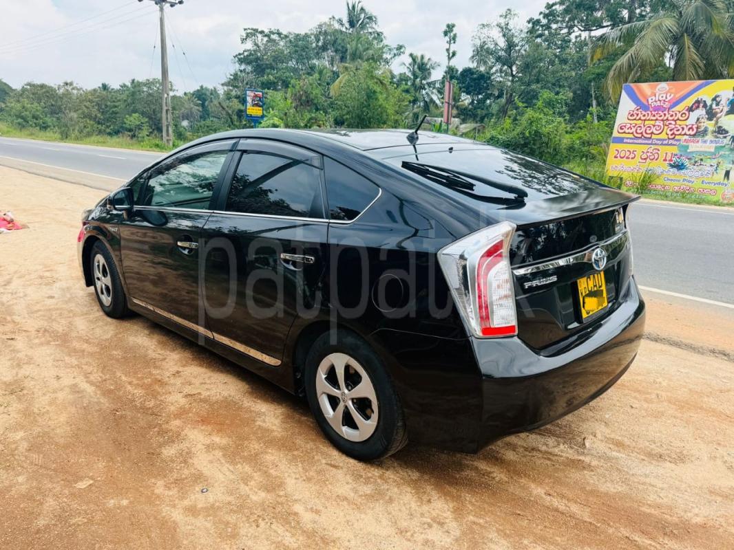 Toyota Prius 2013 - பயன்படுத்தப்பட்டது கார் sale in Sri Lanka - patpat.lk