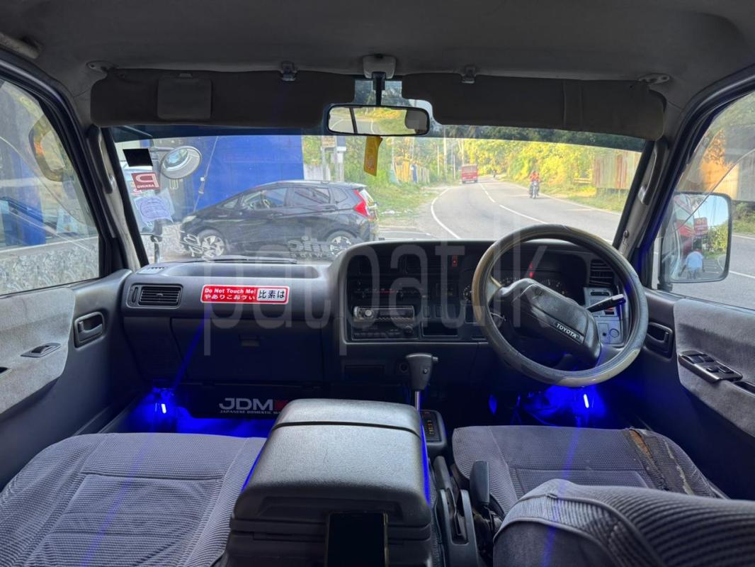 Toyota Hiace 1995 - பயன்படுத்தப்பட்டது வேன் sale in Sri Lanka - patpat.lk